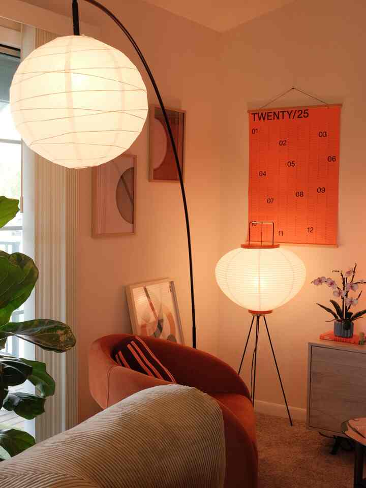 Might be selling some of my lamps that no longer match my aesthetic :)

#lampcollection #lamp #warmlighting