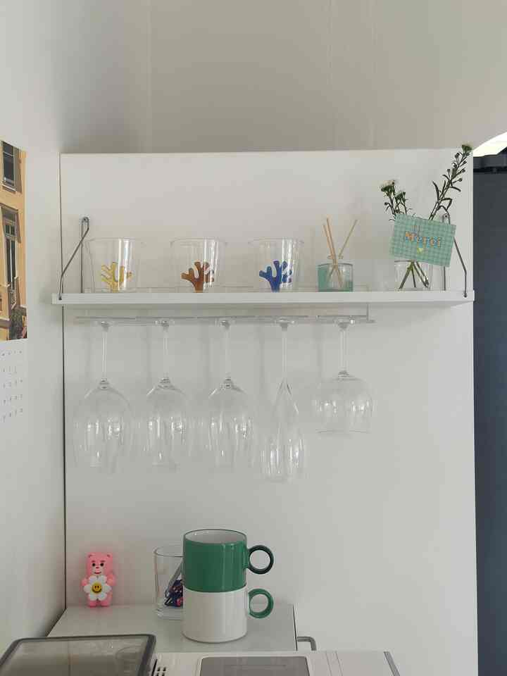 Other side of my homecafe 💚
I am planning replaced this spot ! 

And coral reef point cup makes more summer vibe ! 

#homecafe #cafe #ikeacup #ikea #SummerRefresh #SummerVibes #SummerStyle #SummerAtHome