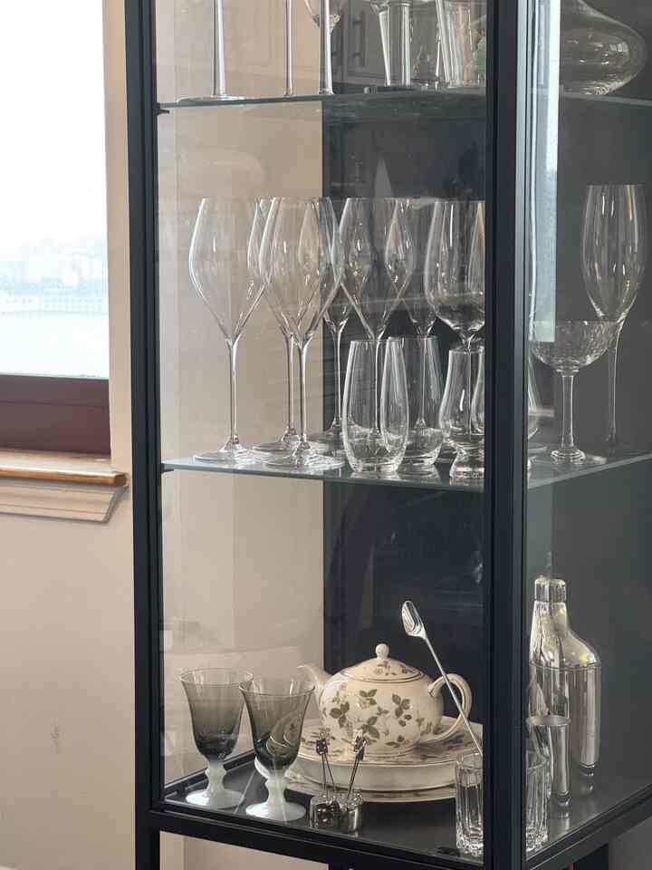 Let's close up 🔍

#wineglass #homebar #teapot #glasses