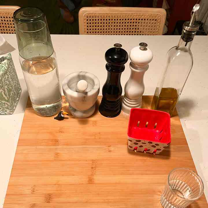 The kitchen essentials! I'm also curious to see how your kitchen is set up :)

#kitchenessentials #kitcheninterior #kitchenstuffs