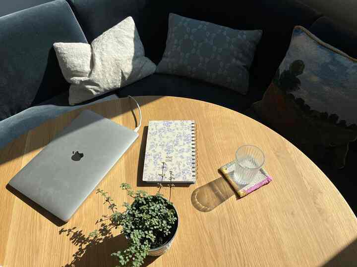 Half of the year has passed by and I'm recharging myself to get ready for the next half of this year 🙌

#diningnook #diningroominterior #planner #roundtable