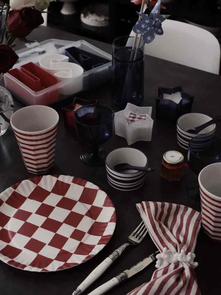 July 4th plating.

#July4thDecor 

#july4vibes #forthdecor #Independencevibes #festiveathome #july4thready #diningtable #diningroom #diningspace #plating #snackbox #tumbler #plate #candle #dessertbowl #cutlery #napkin #napkinring 