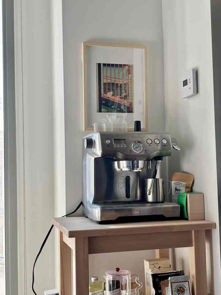 Any other home cafe enthusiasts out there? My favorite drink to make lately has been a blueberry matcha! 

#homecafe #cafe #coffeetime #drink #kitcheninterior #kitchen #diningroom 