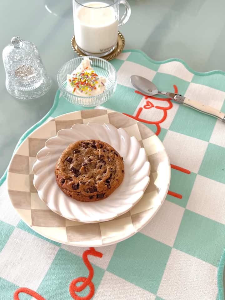 Bright placemats that remind me of Summer, cute plating, and a refreshed kitchen is what I need to feel ready to tackle the rest of Summer. ☀️

Also bought a new faucet for the new kitchen and it’s making me happier than buying a new t-shirt. ☺️🤍

#SummerReady #SummerRefresh #SummerVibes #frenchmodern