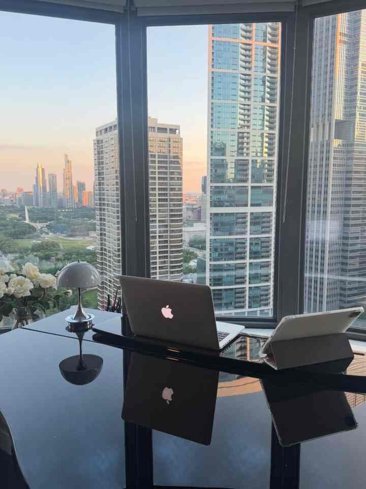 Sunset and a grand piano in the living room ⏲️ ෆ

#GrandPiano #piano #Yamaha #macbook #iPad #louispoulsen #sunsetlighting 