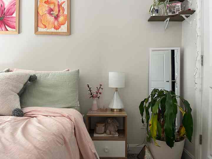 pink and green are always a good idea #pink #green #bedroom #nightstand #bed #sheets #sheetset #duvet 