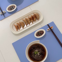 Cold soba for Summer night diner 🍜
It's a good delicacy to eat in the hot summer
#homecafe #summerhomedecor #summervibes #dinner #plating #tablematt #bowl #dinnermenu 