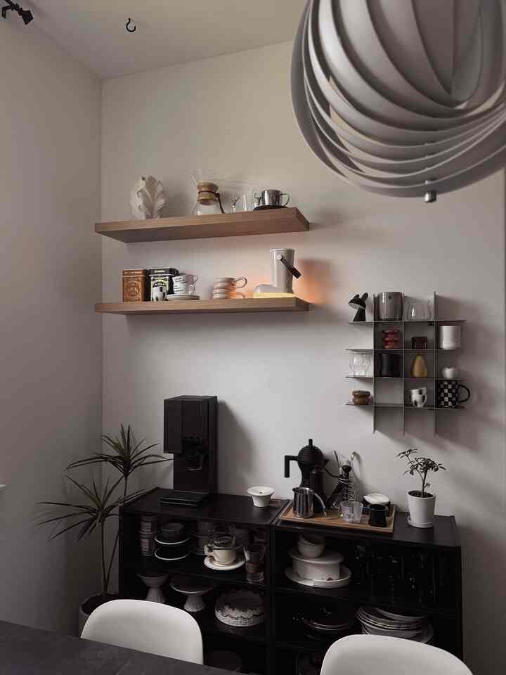 At last, my coffee bar is ready ☕️

#summerdecor #summerhomedecor #summervibes 
#homecafe #coffeetime #coffee #coffeecup #coffeemachine #coffeebar #coffeestaition #bookshelf #cupboard #cupshelf #mug #xbloom #shelf #lamp #moodlighting #dripcoffee #bashacoffee #mochapot #dosingcup #cup #candleholder #ikea #plant #dinningroom #dinningspace 