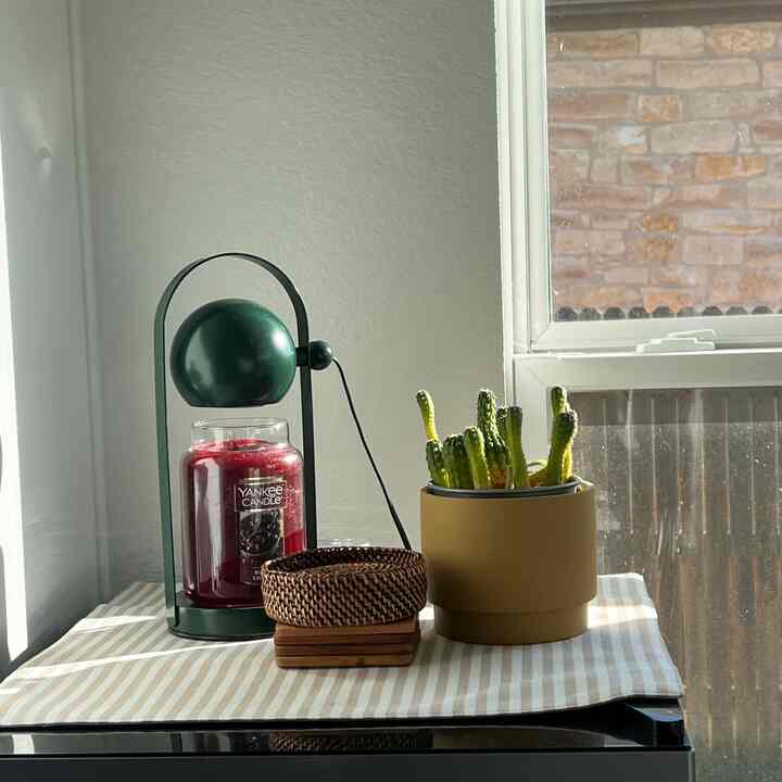 Menggunakan wewangian yang tepat membuat harimu istimewa!

#deepgreen #candlewarmer #blackcherry #yankeecandle #sunshinehome