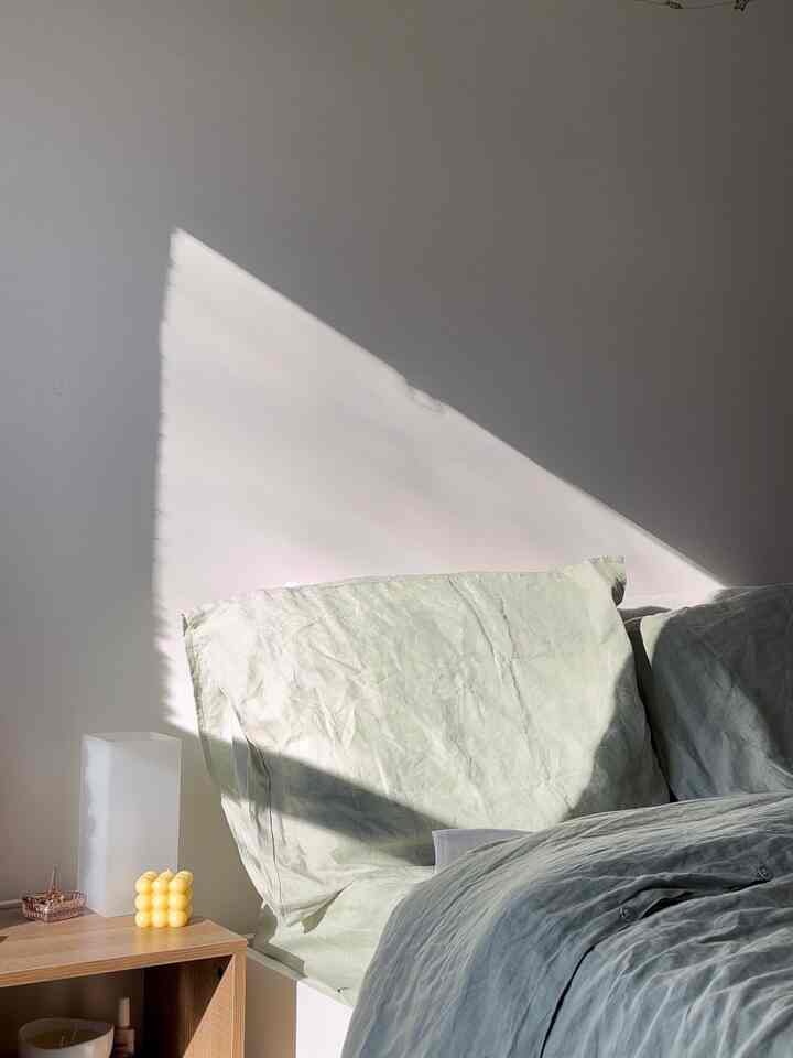 morning sunlight hitting my bed perfectly #bedroominterior #sheets #bedsheets #linen #linenduvet #linenbedding 