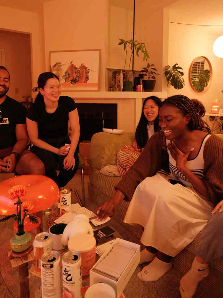 There really is no better feeling than having friends come over to the home you’ve worked so hard to decorate :)

Some party essentials for me:

- board games
- drinks
- water pitcher
- unique drinking glasses
- candles/candle warmers

#summerparty #summerhosting #dinnerpartydecor #summerdinnerparty #hosting