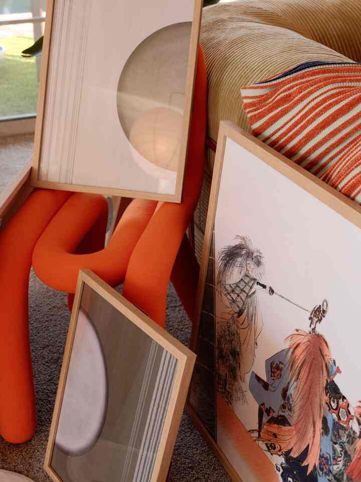 Prints, prints, prints!

Making your home a mini art gallery is the perfect way to strike up a conversation with your guests :)

Each piece tells a story and each print allows youe guests to see a little bit of who you are 🖼️

What are some of your favorite artwork brands?

#artwork #art #artgallery #summerparty #summerhosting #dinnerpartydecor #homestyling