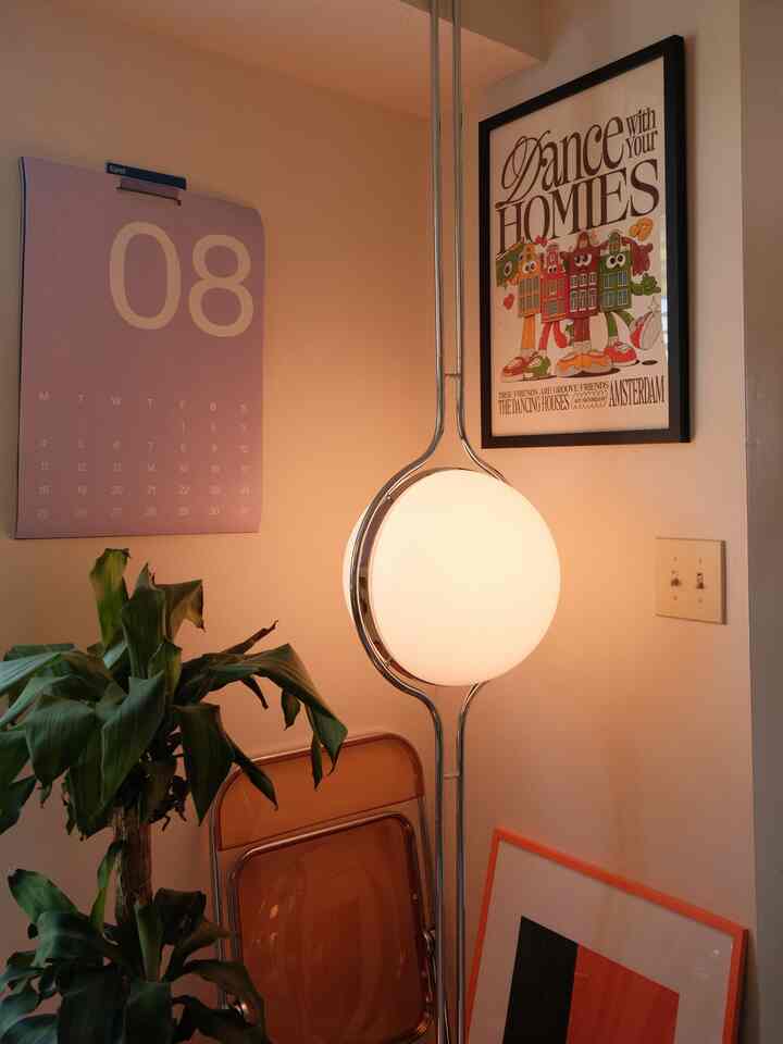 Dance with your homies :)

The perfect print to display that warm, inviting feeling!
I chose this print because of its playful nature and the way its color scheme matches mine 🍊

#prints #art #artgallery #summerparty #summerhosting