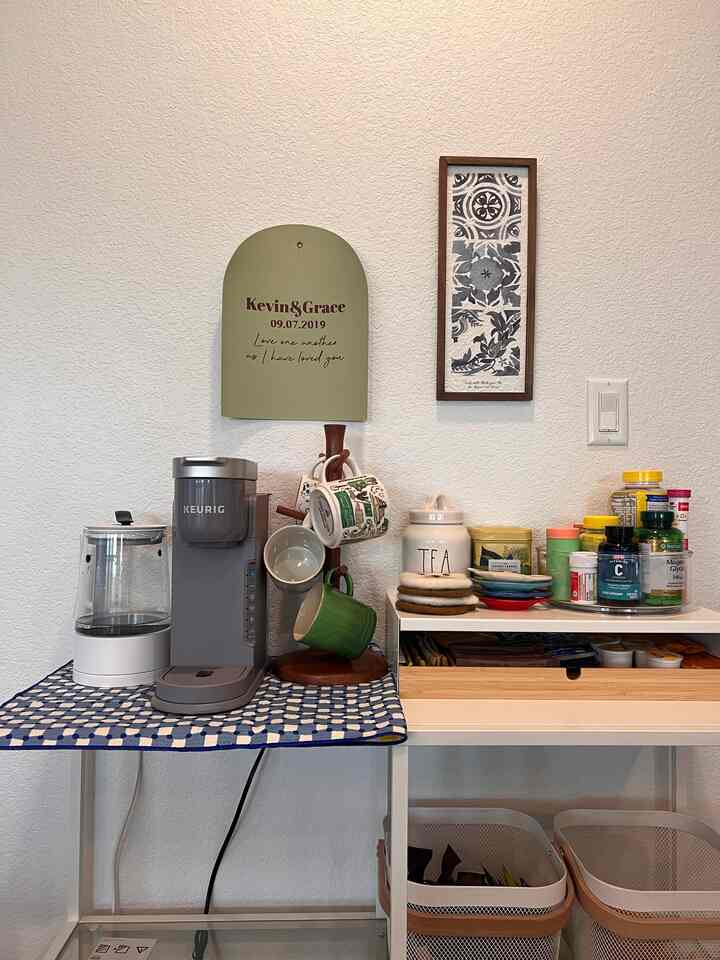 One cup of coffee on a rainy day 💧
#coffeetable #keurig #ikeakitchen #lecreuset #teatable #summerdecor #summerhomecafe