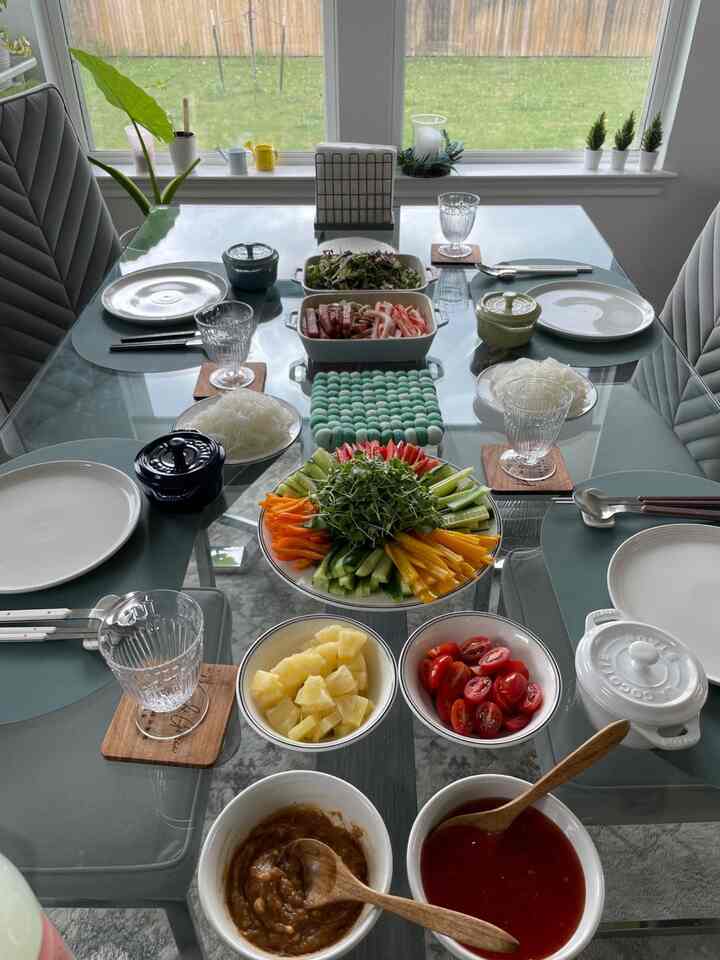 Gathering is always fun and sweet 🌷
Having good time with full of love 💕

#summerparty #summerhosting #girlslunch #diyspringroll #healthyrecipe