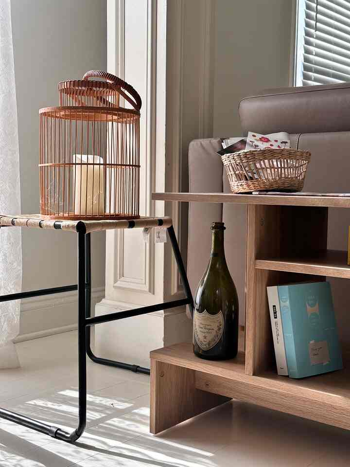 So peaceful moment in the morning :)
The sunlight is so nice these days 🤍🤍

#ikea #cozy #CozyInterior #WoodInterior #sidetable #ikeatable #chair #lamp #rattan