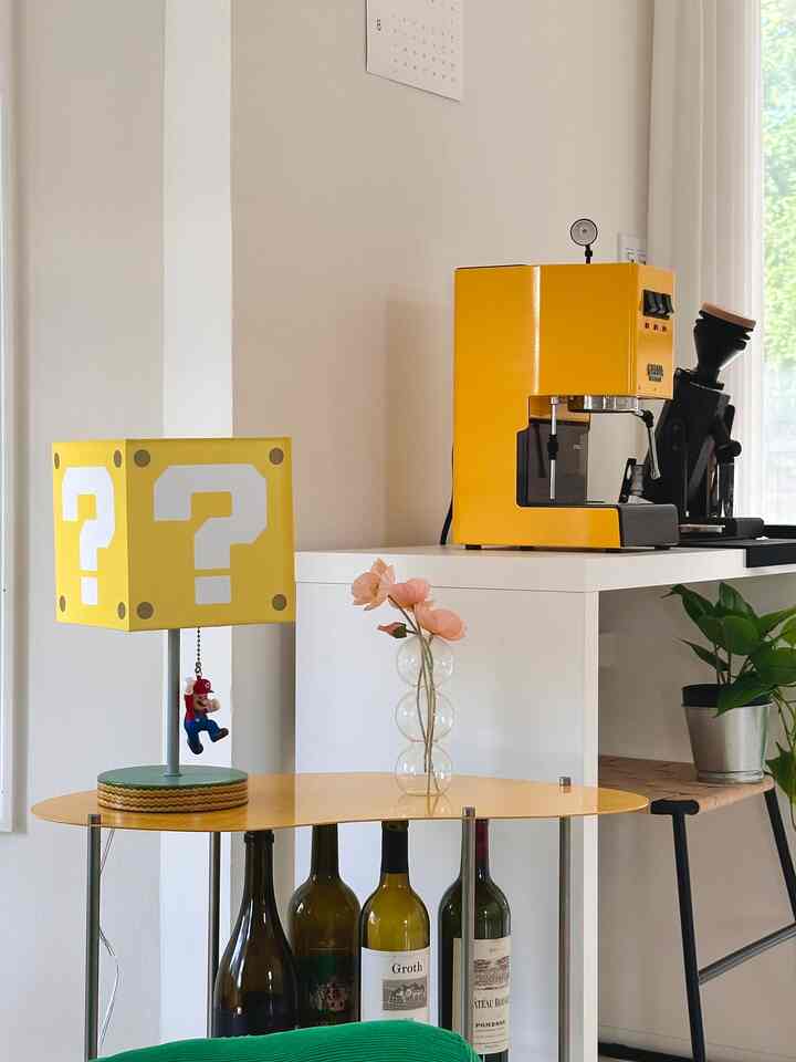 Bright pops of yellow bring a playful summer touch to the space ☀️✨
Mixing bold colors with cozy details for a refreshing vibe with my cute lamp 💛💛

#SummerInterior #YellowAccent #CozyCorner #OhouseStyle #summerparty #summerhosting #dinnerpartydecor #summerdinnerparty #tablestyling #homebar #coffeemachine #coffeetime #Espressomachine #커피머신 #홈바 #홈카페