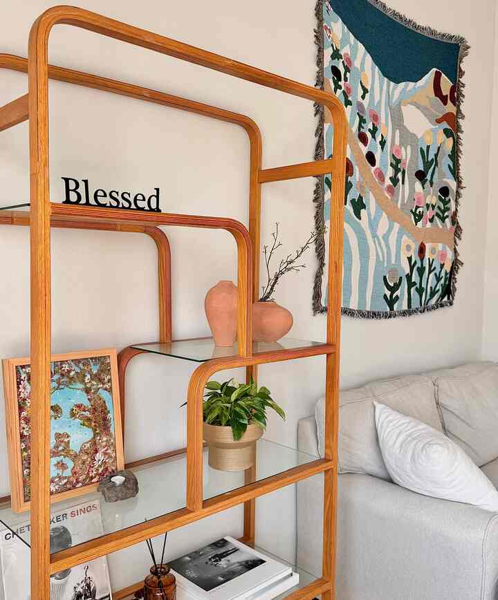 Lazy weekend afternoons, peaceful and slow, just me on the couch doing nothing 😌 

#summerinterior #summerdecor #summerrug #summer #livingroom #livingroominterior #teatable #livingroom #livingroomdecor