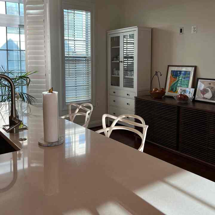 Mendokumentasikan dapur saya karena mungkin takkan pernah sebersih ini lagi 😅

#dapur #woodinterior #homedecor #sideboard