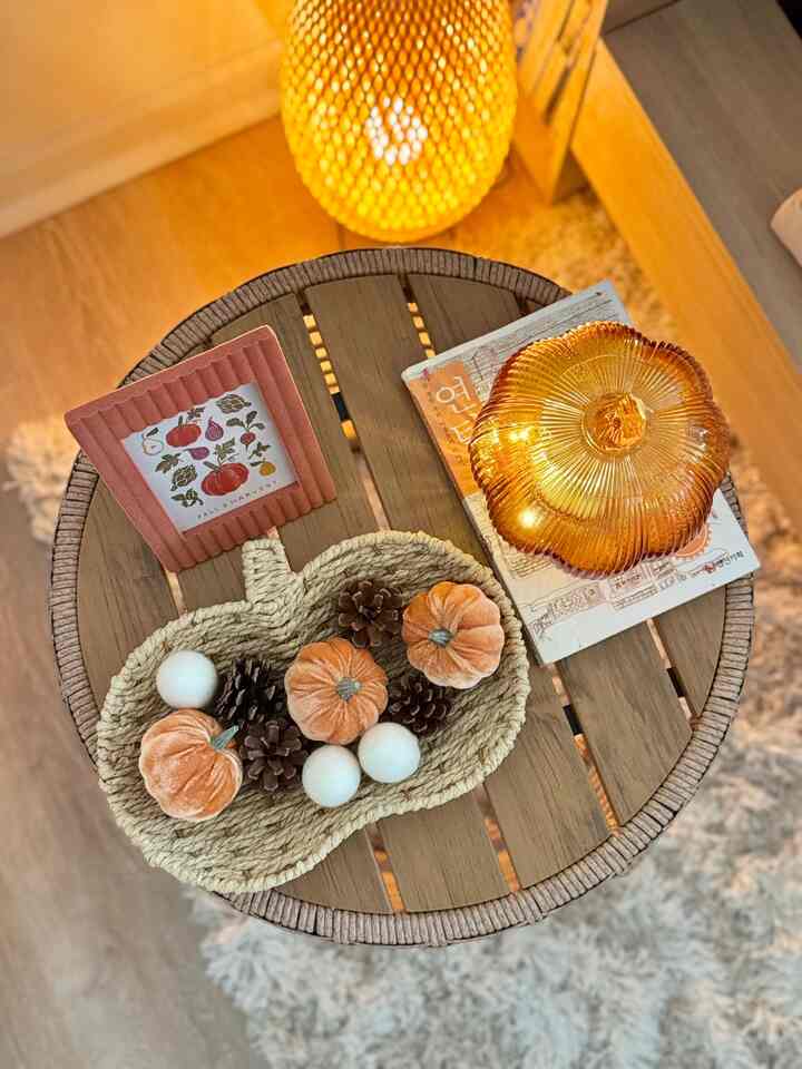 We’ve officially entered the fall era 🍂✨ and I couldn’t be happier! 

Fall is my favorite season, and I love being able to sprinkle little cozy touches around the house.

Found the cutest tray + fall fillers at Target, added a velvet orange picture frame, and finished it off with an LED glass pumpkin light 🧡🎃 Together they tie the guest room vibe perfectly—simple, warm, and so fall-ready! ✨

#latesummer #fallswitch #summertofall #seasonaldesign #centerpiece #fallinterior #fall #cozy #cozyroom #cozybedroom #cozyinterior #cozyhome #bedroom #bedroominterior #bedroomdecor #bedroomlighting #bedroom #인테리어 #홈데코 #집꾸미기