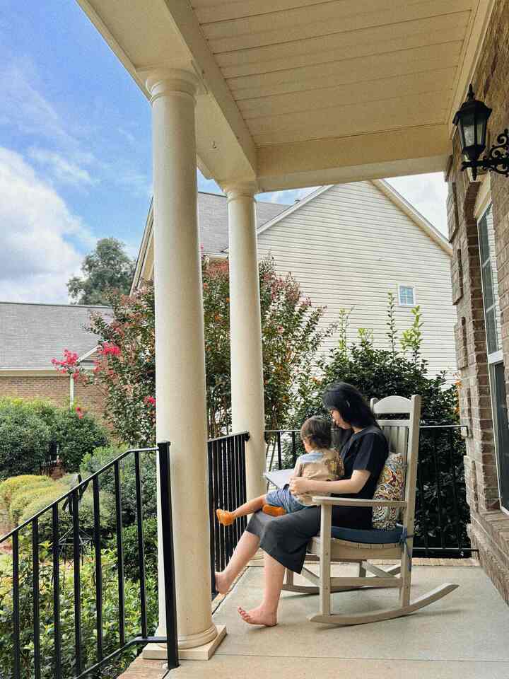 Where the front porch becomes the heart of the home🌿🫧🏠

Home, love, and family—my sister is here from Korea for three weeks, and summer couldn’t end more perfectly. 




#myhome #porch #seasonaldesign #summertofall #summer #cozyhome #porchdecoration #frontporch #slowliving #cottagecore #farmhouse #summerinterior #latesummer