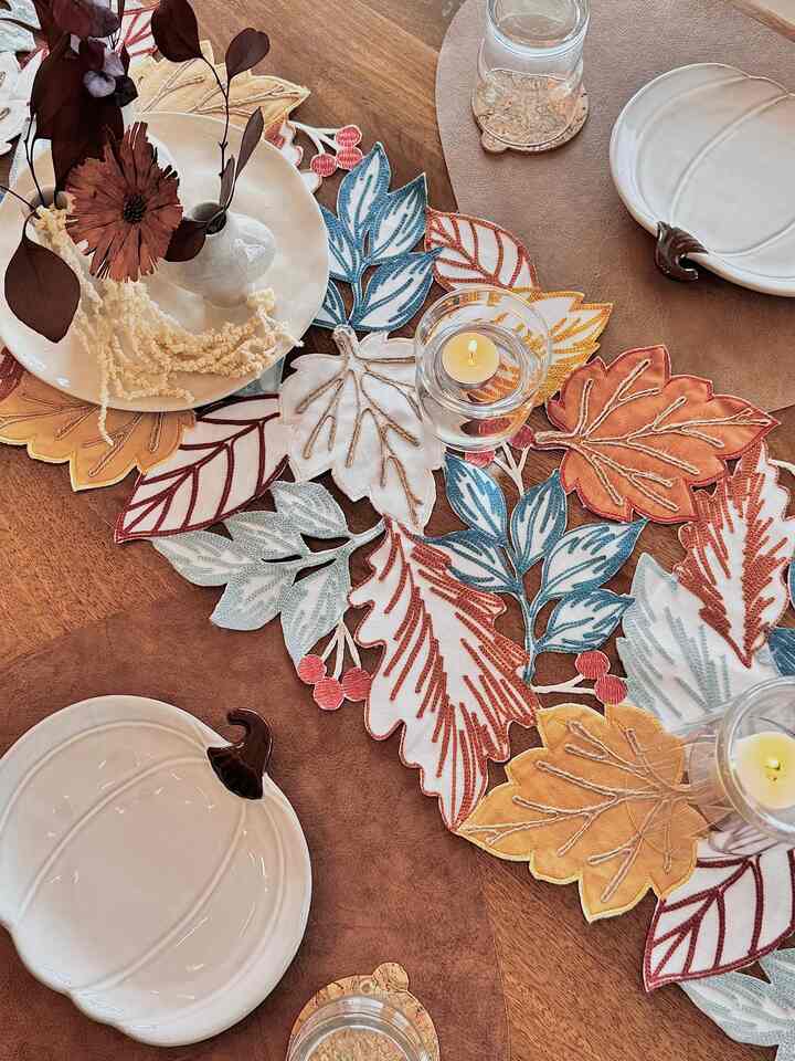 Fall has already arrived at my table, I couldn't wait to switch to my fav season 🍁

#fallswitch #summertofall #seasonaldesign #latesummer #fallmood #autumn #autumnvibes #falltablesetting #tablesetting #tableware 