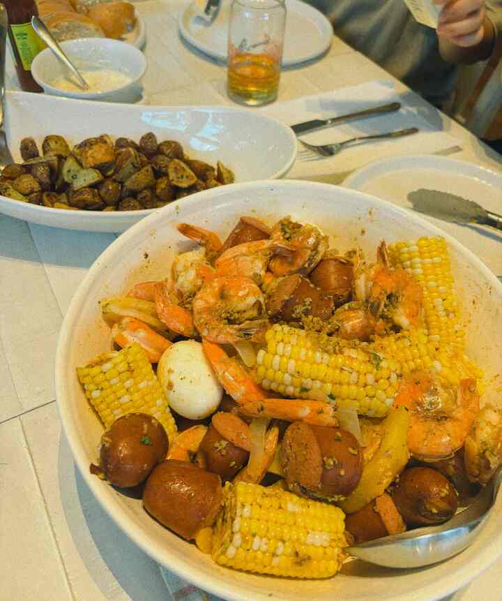 Cooking for the people I love is my favorite recipe for joy and the best ingredient tonight is..Togetherness🤍




#summerfood #food #diningtable #diningroom #family #familytime #meal #cozyhome #latesummer