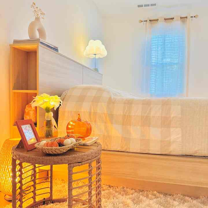 Cloud lamp lighting + autumn accents = cozy fall dreams come true 🍂🕯️

#cloudlamp #lamp #fallinterior #fall #fallbedding #autumn #homedecor #interior #cozy #cozybedroom #cozyroom #cozyinterior #cozyhome #latesummer #fallswitch #summertofall #seasonaldesign 