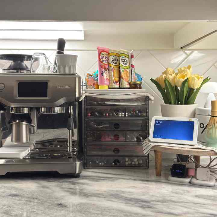 Am I the only one that craves coffee at night?☕️

.
.
.
#coffee #coffeemachine #cafe #nightview #kitchen #kitchenappliances 