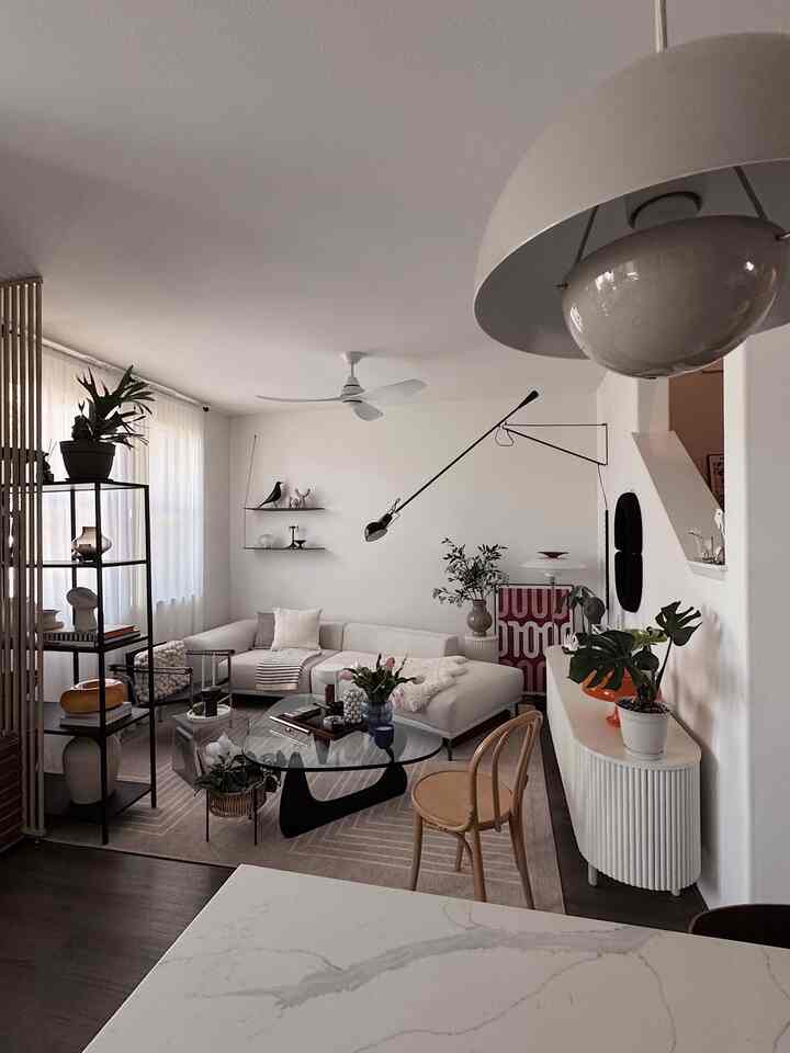 Looking at the living room from the kitchen gives a whole different feeling.


#livingroom #livingroomdecoration #livingroomdecor #coffeetable #sofa #chair #shelf #plant #rug #nordicstyle 
