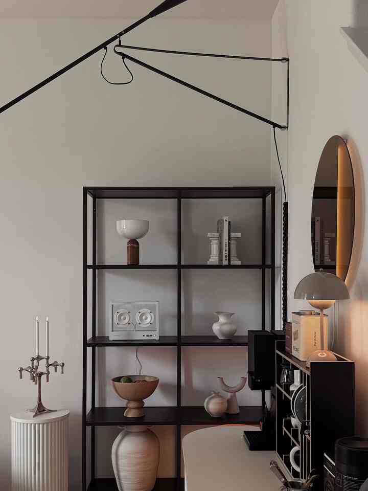 Shelf decor 🤍🤎


#livingroom #livingroomdecor #livingroomdecoration #shelf #ikea #shelfdecor #candleholder #vase #bluetoothspeaker #lamp #lightinginterior #moodlight #bookstand #homedecor 