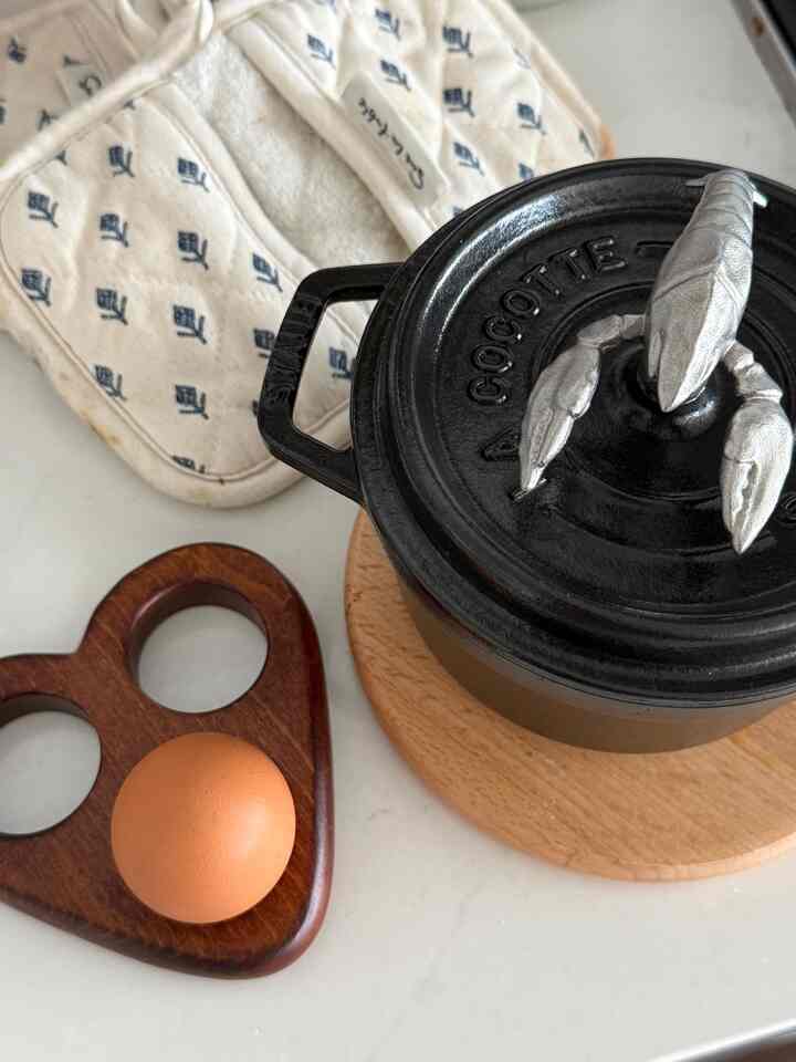 Simple Lunch only for me 🫶🏻 

#favoritethings #kitchen #accessories #staub 