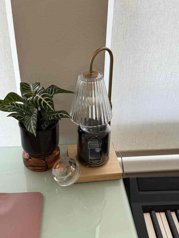 Suka aroma harum di mana-mana 🕯️

#kantorrumah #planterrior #hobbyzone #myhomemystyle