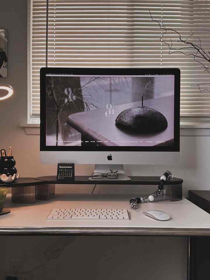 Dengan dudukan monitor baru saya, fokus saya di tempat kerja benar-benar meningkat. Interior meja yang nyaman

#RuangSayaGayaSaya #homewithPersonality #howyouhome #roominspo
#meja kerja #deskterior #desksetup #monitorstand #imac #glasscup #deskinterior #minicalender #toastrack #desklamp #homeoffice #wfh #workspace #workplace

