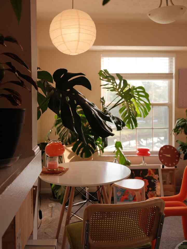 Mourning the loss of my dining table + chairs today :) had to sell them because they don’t fit in my new apartment!

They server their purpose and I’m so glad I was able to find the dining table for a great price on FB Marketplace

#MySpaceMyStyle #diningarea #chair #diningtable