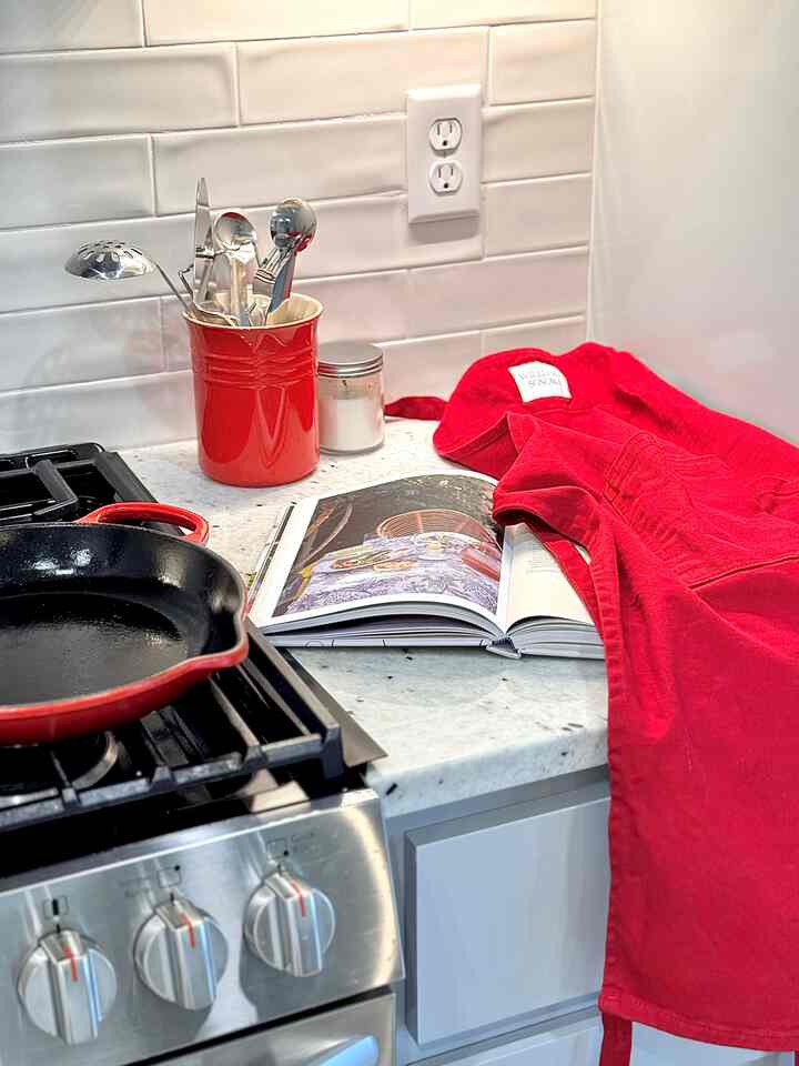 Tagged posts featuring Williams Sonoma Classic Solid Apron 2