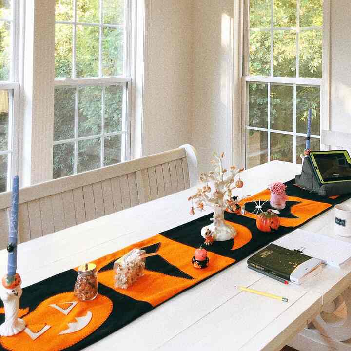 ✨ As the season shifts, a hint of whimsical charm at the dining table is a must 😉🎃👻

곧 할로윈이니까요🎃🧙🏻‍♀️


#할로윈 #halloween  #fall #autumn #kids #tabledecor #cozyhome #homedecor #fundecor #halloween #autumn #halloweendecor #falldecor #autumndecor #halloweenvibes #spookyseason #fallfun #homefortheholidays #fallvibes #simplefall #fallinspiration