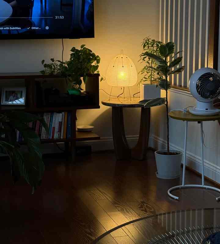 Currently living in this glow 🍃💡

#akarilamp #lighting #cozy #homedecor #warm #midcenturymodern