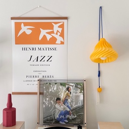 Perfect spot for my New lamp 💛 
Just one new light, and the whole mood feels different ✨
A small change, but the vibe is everything
#beforeandafter #homedecoronabudget #affordabledesign #ikea #turntable #light #lamp #vase #simple #interior #poster 