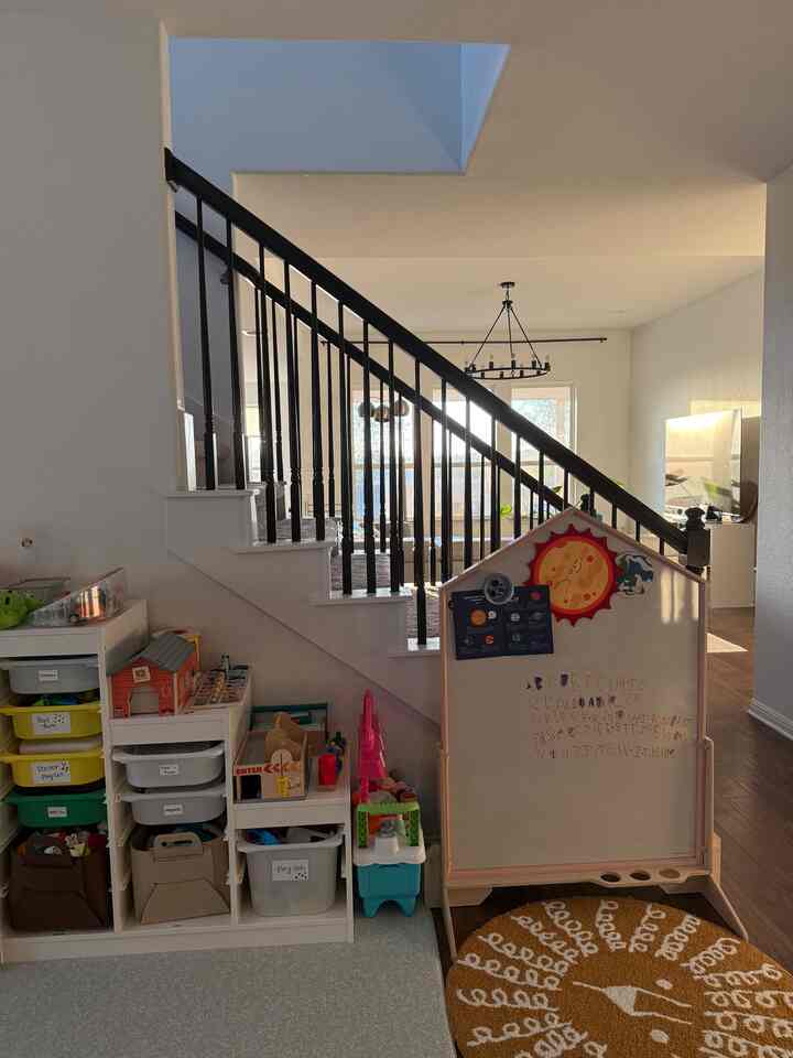 Good morning 🌞 

#morningsunshine #playroomdecor #minimal #maximal #myspacemystyle 