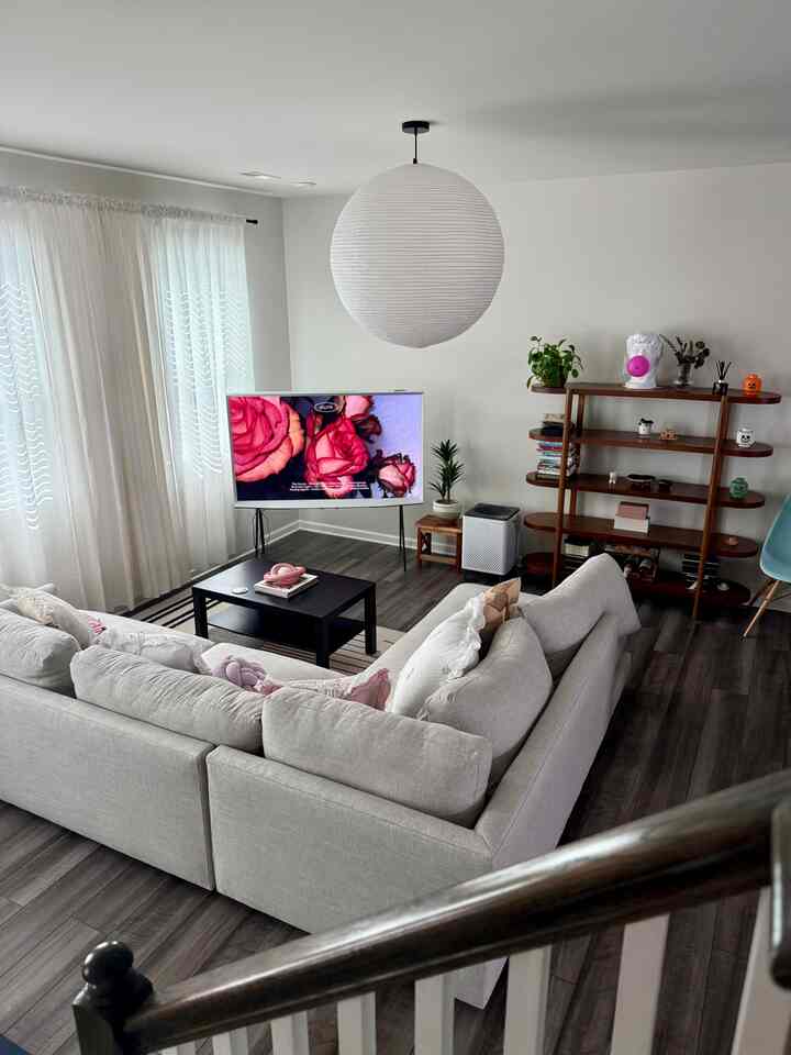 couch, music, chill 🎧

#IKEAxGustafWestman #gustaf #livingroom #westelm #target #hay #ikea