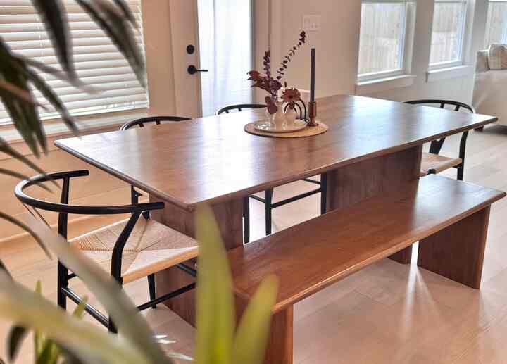 This was actually the ‘before’ shot of my fall table setting 🍂 But it turned out so nice, I kind of love it 🤣

#fallvibes #autumntable #tablesettingideas #tablescapeinspo #cozykitchen #warmandcozy #homedecorinspo #interiorvibes #kitchendecor #aesthetichome #autumndecor #mooddecor #cozyliving #fallaesthetic #homesweethome