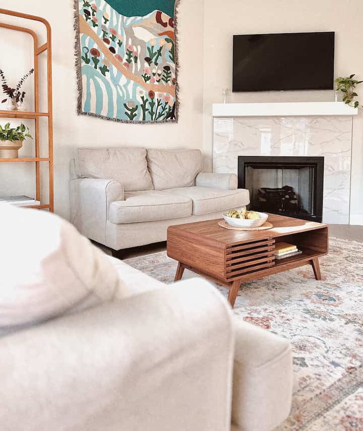 Took it easy today,
A slow morning, sunlight through the window, and the comfort of iced coffee to start it all ☕️

#slowmorning #weekendvibes #coffeecorner #homecafe #icedcoffee #coffeetimeathome #homedecorideas #cozyhomevibes #slowlivinghome #weekendathome