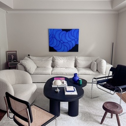 That feeling when your home is becoming your Pinterest moodboard💭✨
.
.
.
#livingroom #livingroominspo #mcm #eclecticdesign #frenchgirlhome #parisianmodern #wassilychair #cescachair #stool #sofa #lamp #vase