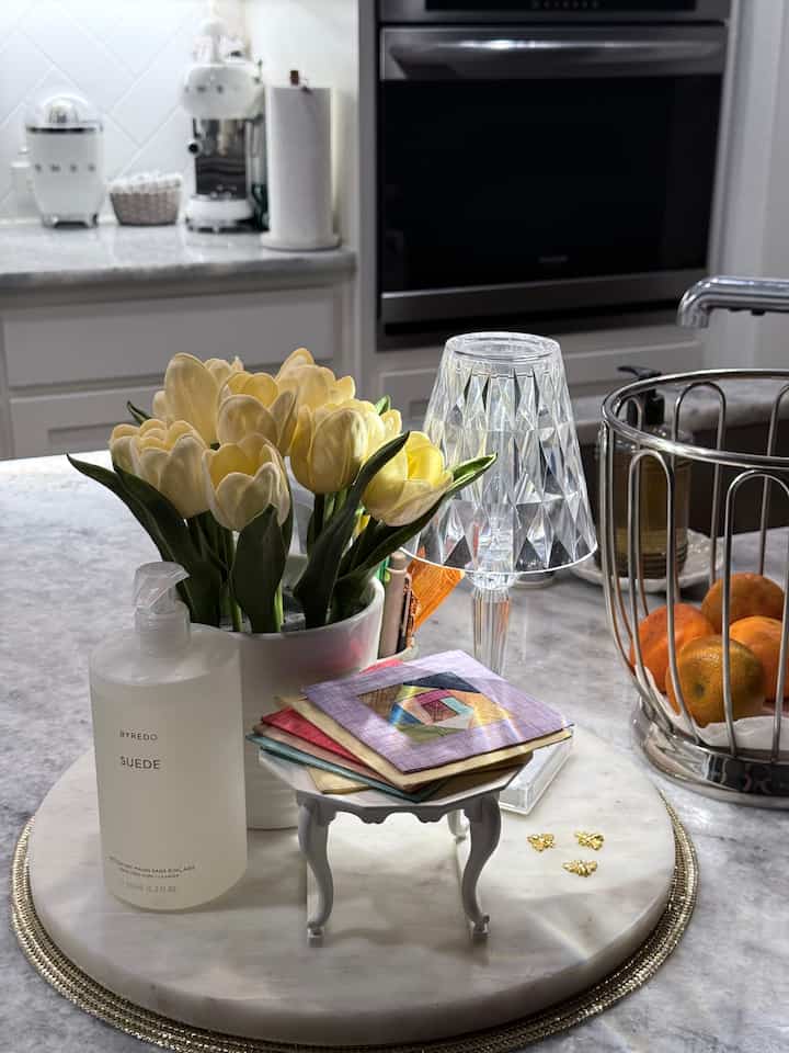 Love cordless lamps🫶🏻 Especially love this one! I carry it everywhere around the house

#kitchen #home #sweet #interior #decorating #cozy #lamp #lighting