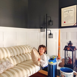 I have a couch for my “VIP” next to my desk, and this morning my special guest decided to join me. Guess my “office hours” are officially over 😂
#halloween #autumn #halloweendecor #falldecor #autumndecor #halloweenvibes #spookyseason #fallfun #homefortheholidays #fallvibes #simplefall #fallinspiration