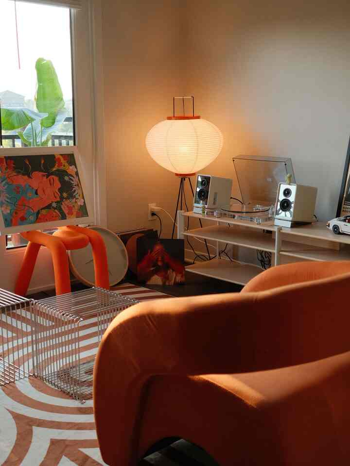 Bringing back some old pieces from my old apartment!

Figured I couldn’t go without some of my favorite pieces from my previous space :)

This boucle loop chair got a lot of attention before and it’s surprisingly comfy!

#honestreview #chair #chaircollection