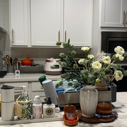 After all busy stuff done, before bed 🤎
#cozyhome #kitchendecor #fall #lovemyhouse #minimal #maximal