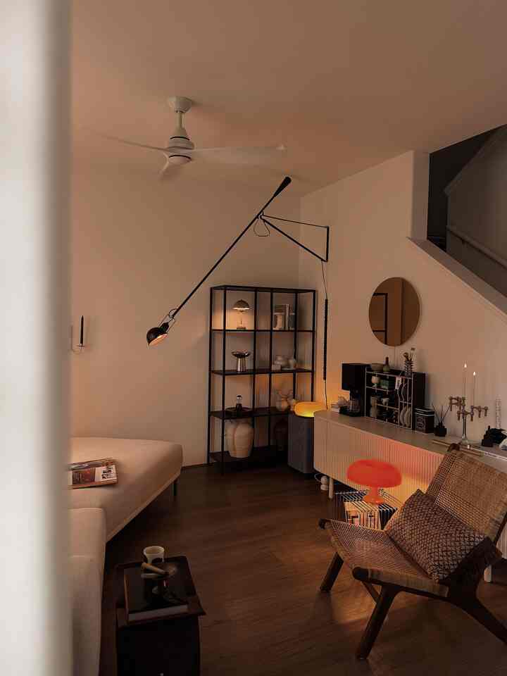 A living room interior filled with cozy autumn vibes.🍂


#livingroom #livingroominterior  #livingroomdecoration #moodlight #lamp #lightinginterior #lighting #loungechair #stool #mirror #candleholder #ceilingfan #cushion #shelf #coffeemachine #coffeecup #falldecor #Autumn #autumninterior 