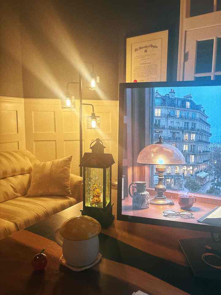 I don’t get to spend much time in my home office, but whenever I do, this cozy corner lets me breathe deeply and slow down for a moment. Even with mommy duties waiting, I love being here☕️✍️

#Halloweeninterior #halloween #autumn #halloweendecor #falldecor #autumndecor #halloweenvibes #spookyseason #fallfun #homefortheholidays #fallvibes #simplefall #fallinspiration #cozyhome #cozy #kid #diningroom #diningtable #readingspace 
#homeoffice 